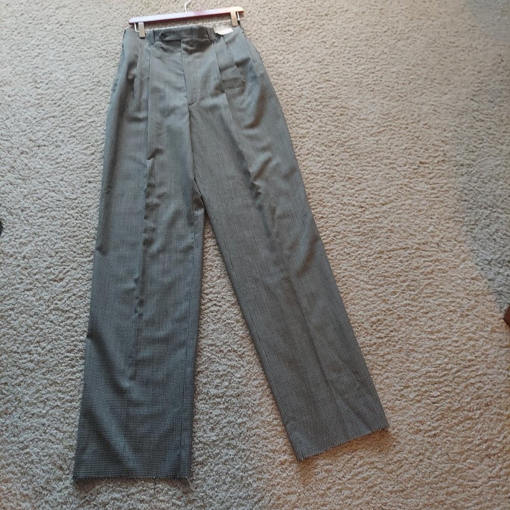 Trousers in black and white herringbone, size 10